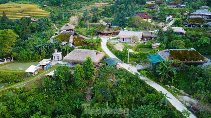 Beautiful moss-covered stilt houses in Ha Giang - 1