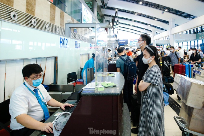 Noi Bai International Airport jammed on National Day holiday - 5