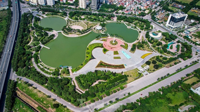 Hanoi’s parks struggle with lack of care - 8