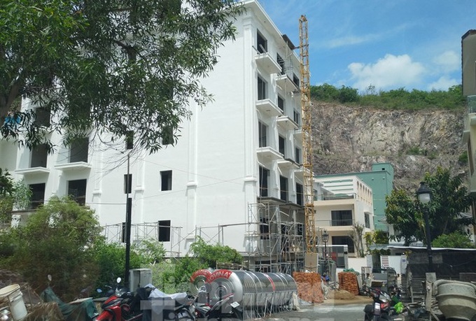 Construction regulations flouted in Nha Trang - 1