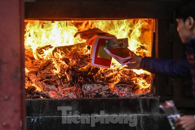Tay Ho Temple congested after Tet - 11