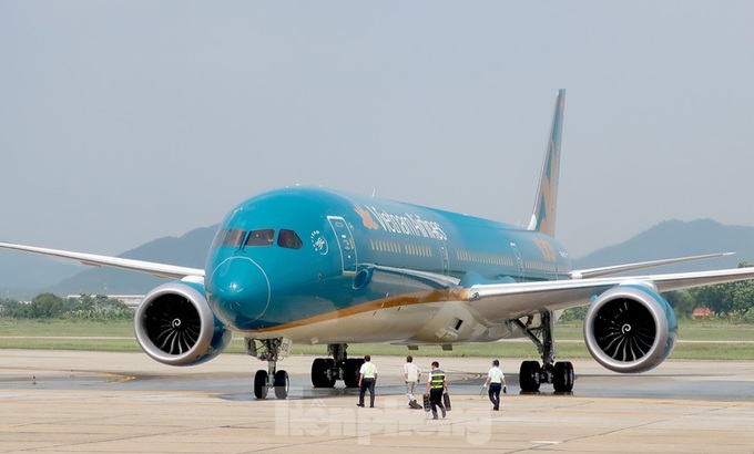 Vietnam Airlines to reopen some international commercial flights - 1