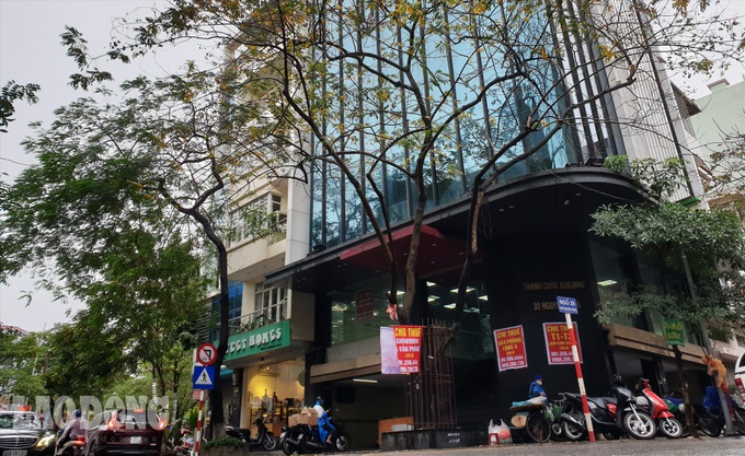 Shop closures in Hanoi, HCM City due to coronavirus fears - 2