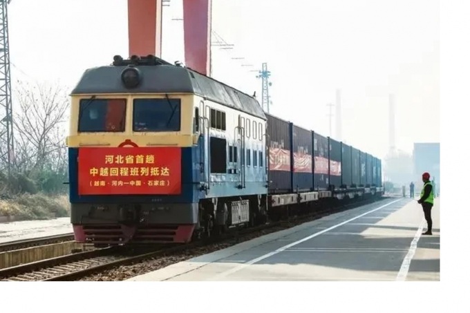First cargo train from Hanoi reaches northern Chinese province - 1 First cargo train from Hanoi reaches northern Chinese province - 1