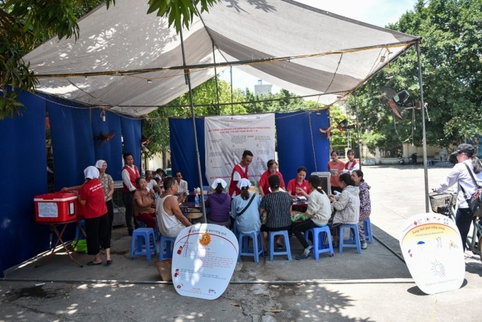 Hanoi Red Cross operates shelters for outdoor workers - 5 Hanoi Red Cross operates shelters for outdoor workers - 5