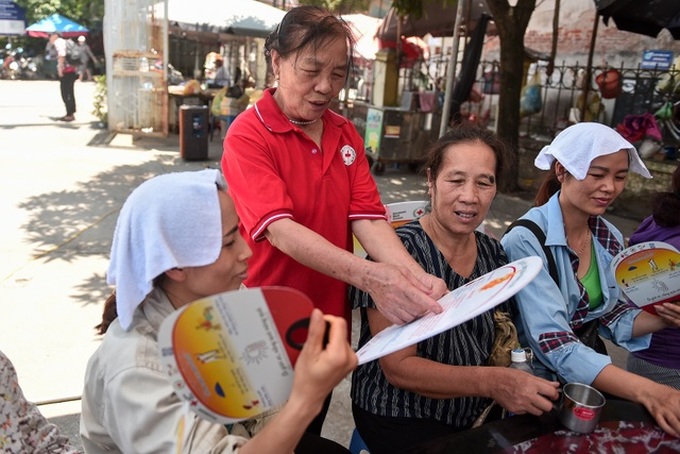 Hanoi Red Cross operates shelters for outdoor workers - 4 Hanoi Red Cross operates shelters for outdoor workers - 4