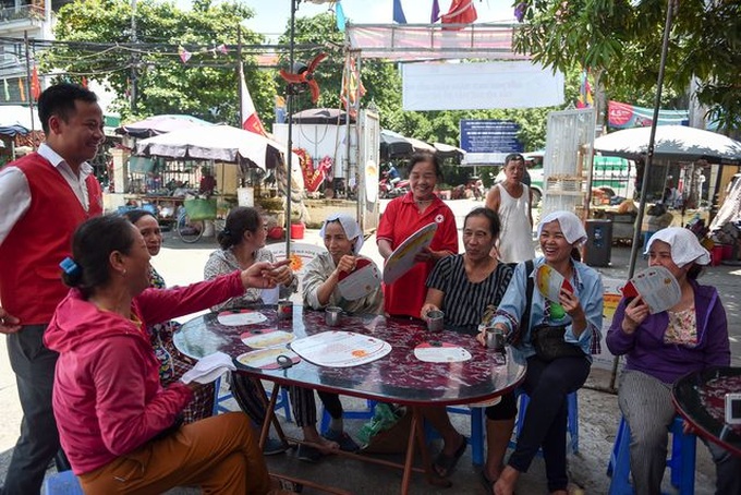 Hanoi Red Cross operates shelters for outdoor workers - 1 Hanoi Red Cross operates shelters for outdoor workers - 1