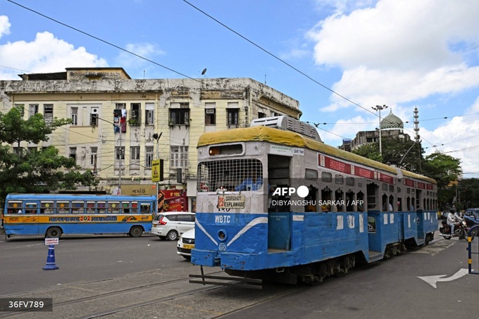 Asia's oldest operating trams see slow death in India - 1