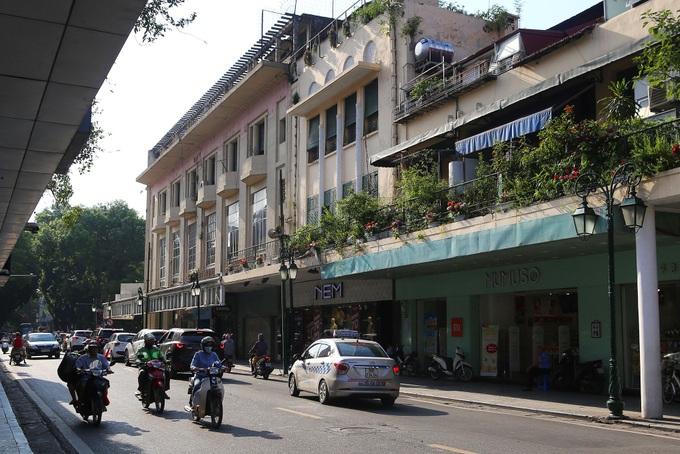 Hanoi's Trang Tien Street before and now - 18