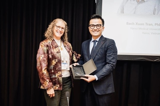 First Vietnamese wins ISPOR Research Excellence Award - 1 First Vietnamese wins ISPOR Research Excellence Award - 1