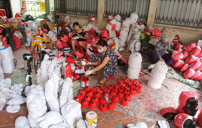 Traditional craft village busy ahead of Mid-Autumn Festival - 4
