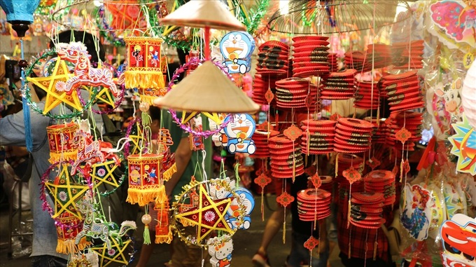 Colourful HCM City street attracts young people - 1