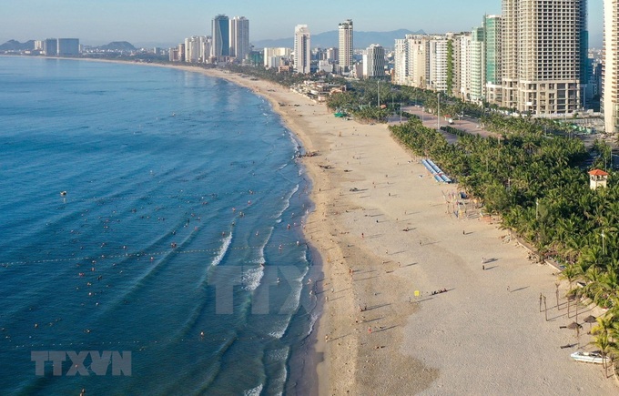 Da Nang again closes public beaches due to new COVID-19 outbreaks - 1
