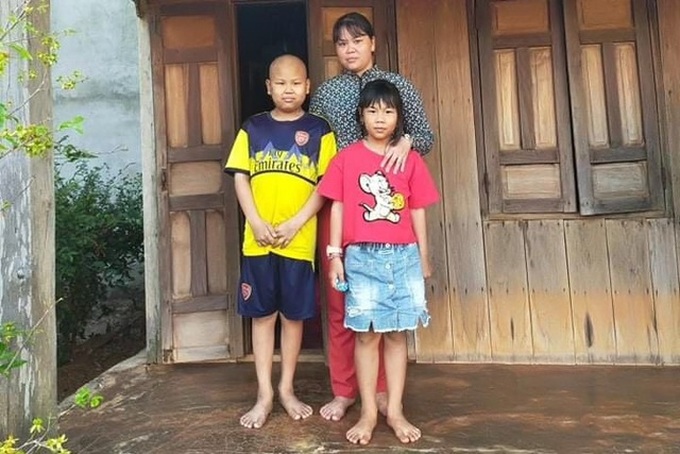 Mother calls for help to treat son from leukaemia - 1 Mother calls for help to treat son from leukaemia - 1