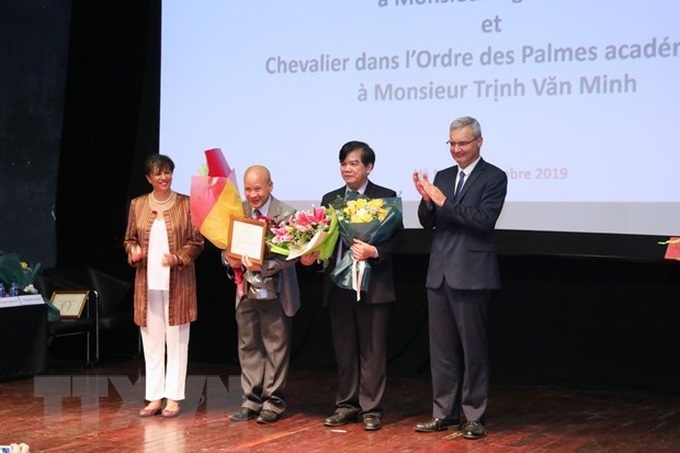 Two Vietnamese scholars conferred with French distinctions - 1