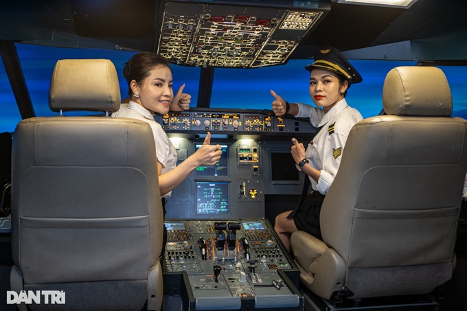 Hanoi aviation academy attracts customers with flight simulator services - 4