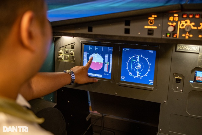 Hanoi aviation academy attracts customers with flight simulator services - 6
