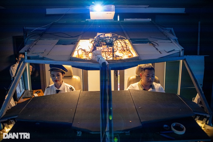 Hanoi aviation academy attracts customers with flight simulator services - 1