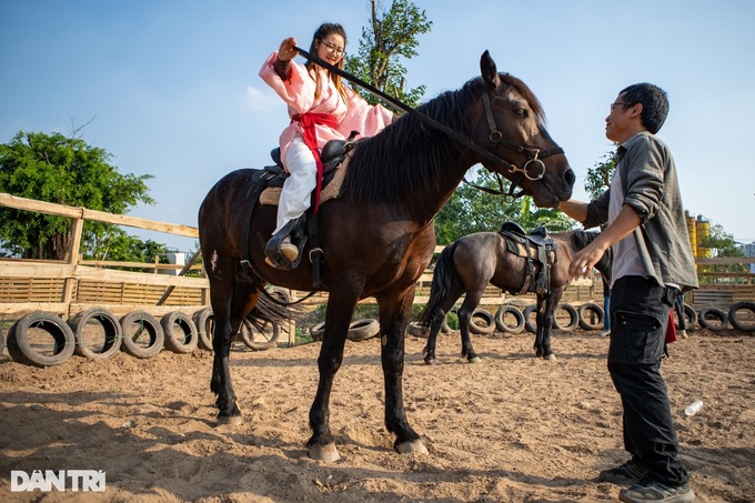 Horseback archery gains popularity among Hanoians - 1 Horseback archery gains popularity among Hanoians - 1