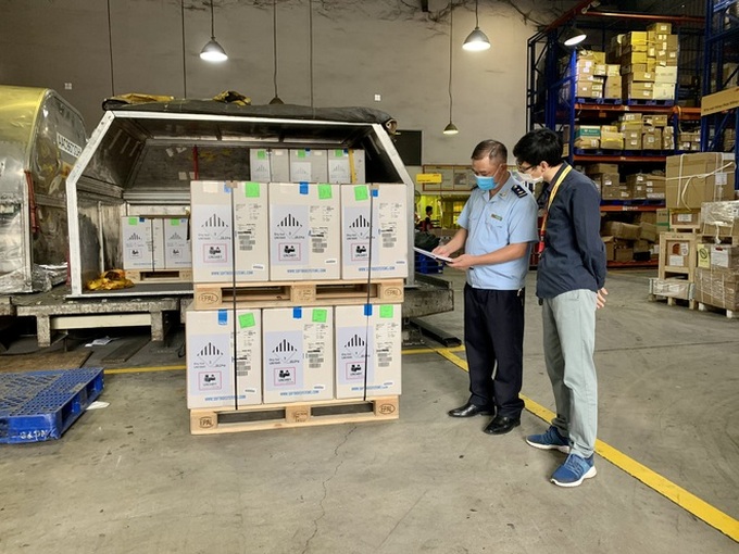 More than 331,000 doses of Pfizer Covid-19 vaccine arrive in Vietnam - 1