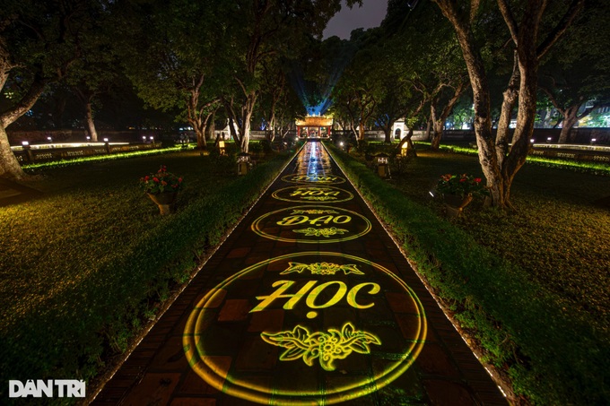 Hanoi launches night tour to Temple of Literature - 1 Hanoi launches night tour to Temple of Literature - 1