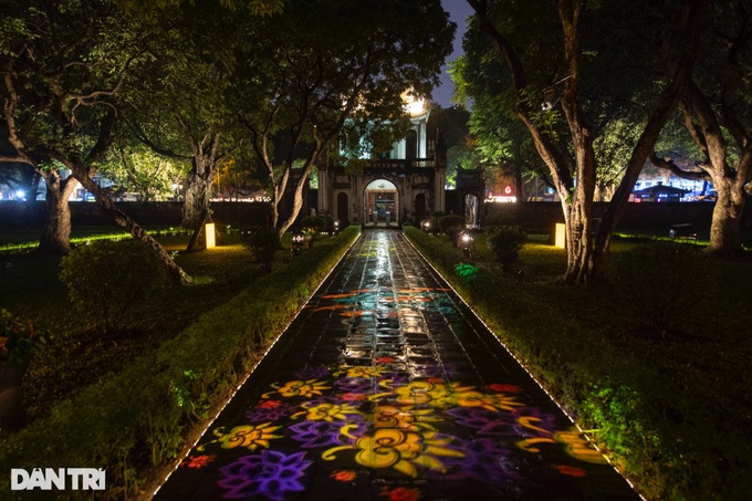 Hanoi launches night tour to Temple of Literature - 2 Hanoi launches night tour to Temple of Literature - 2