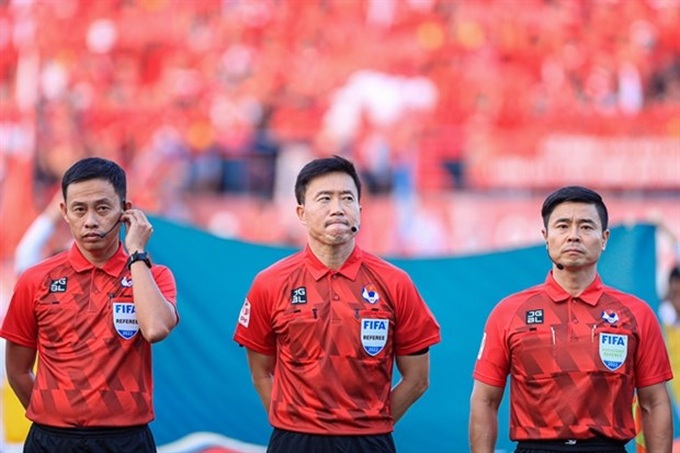 VFF invites foreign referees to officiate V.League 1 - 1
