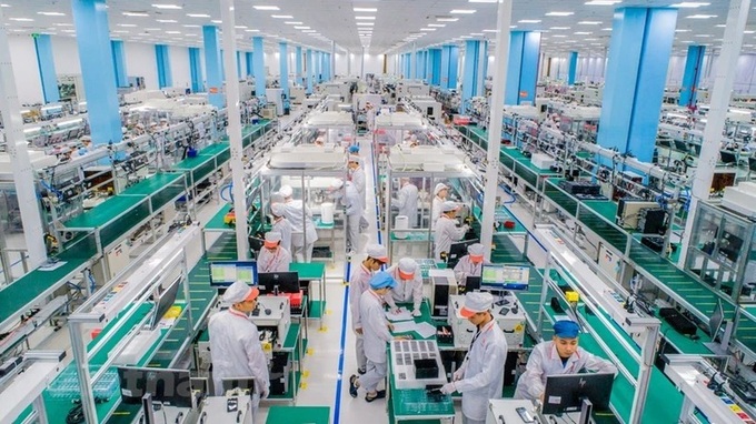 Vietnam posts 7.4% GDP growth in Q3 - 1