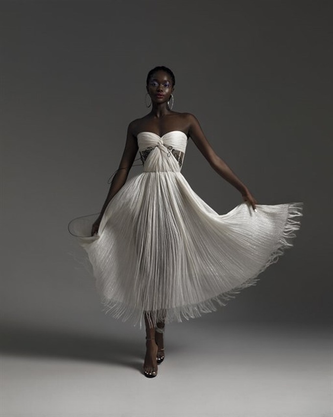 Vietnamese designer introduces new collection at London Fashion Week - 1 Vietnamese designer introduces new collection at London Fashion Week - 1