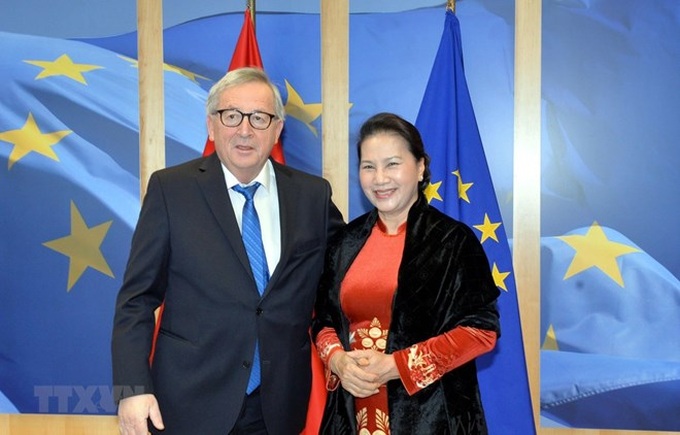 NA Chairwoman, EC President discuss EU-Vietnam FTA - 1