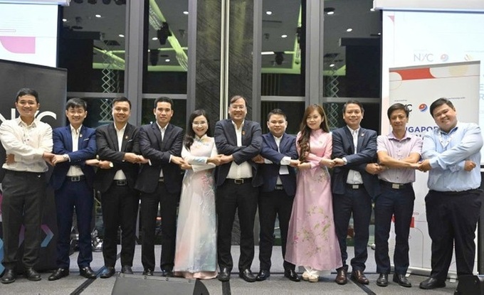 30 Vietnamese and Singaporean youth leaders start exchange programme - 1