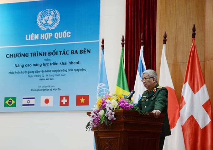 Training course for UN peacekeeping engineers opens in Hanoi - 2