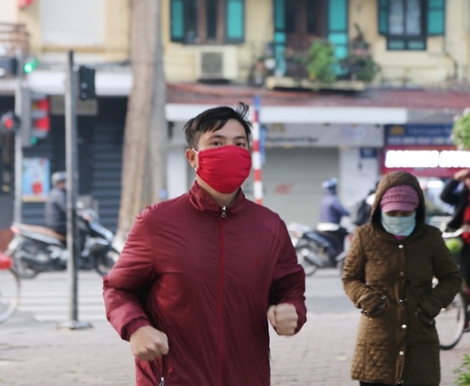 Coronavirus drives Hanoians to wear more masks - 2 Coronavirus drives Hanoians to wear more masks - 2