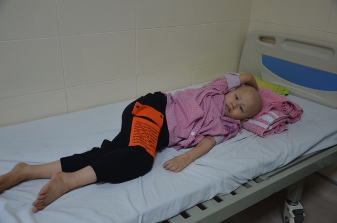 Couple calls for help for ill children - 1 Couple calls for help for ill children - 1