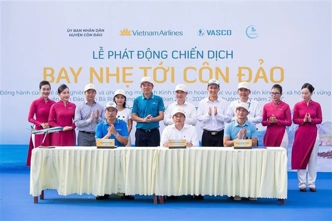 Vietnam Airlines launches “flying lightly to Con Dao" campaign - 1