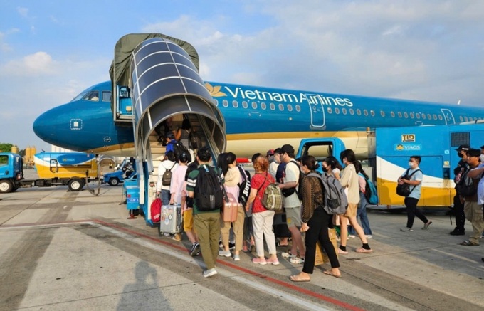 Vietnam Airlines Group opens ticket sales for upcoming Tet Holiday - 1 Vietnam Airlines Group opens ticket sales for upcoming Tet Holiday - 1