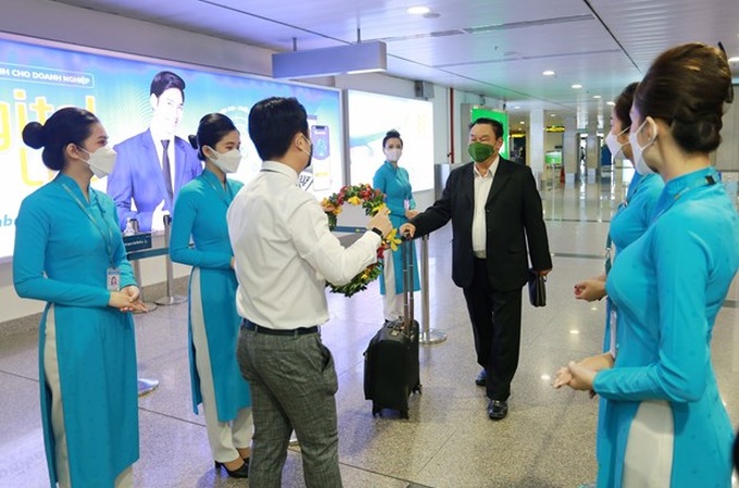 HCM City, Da Nang, Thua Thien-Hue welcome first tourists in 2022 - 1
