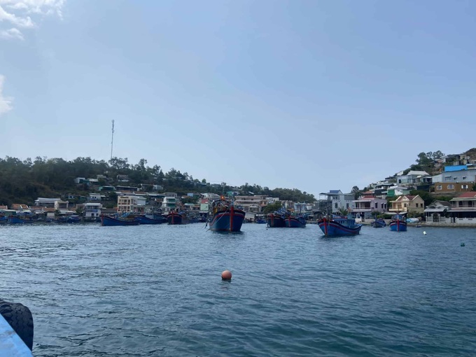 Water supply pipeline to Nha Trang islands ruptures - 1 Water supply pipeline to Nha Trang islands ruptures - 1