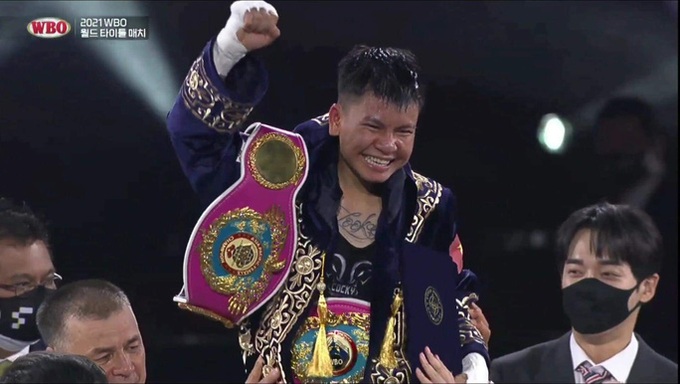 Thu Nhi makes history as she wins WBO mini-flyweight title - 1