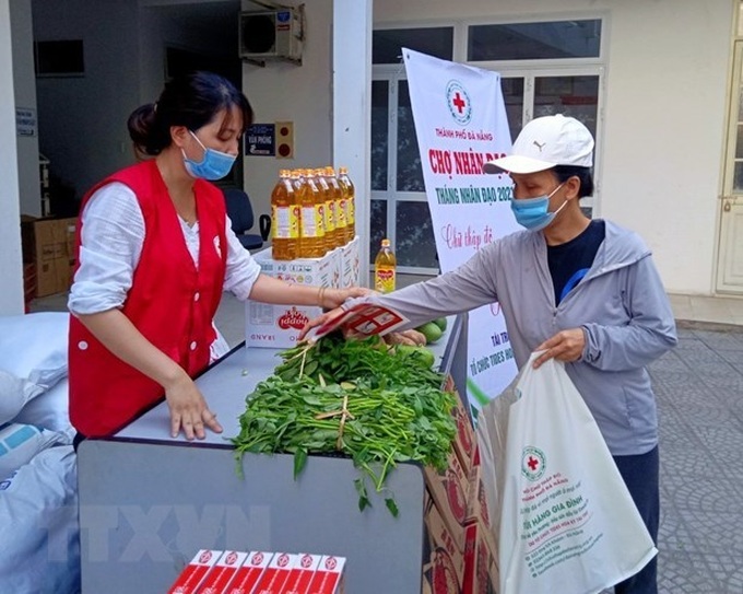 Vietnam Red Cross calls for donations to people affected by COVID-19 - 1