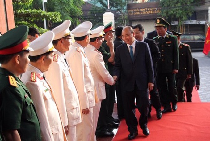 PM Phuc makes New Year visit to Danang city - 1