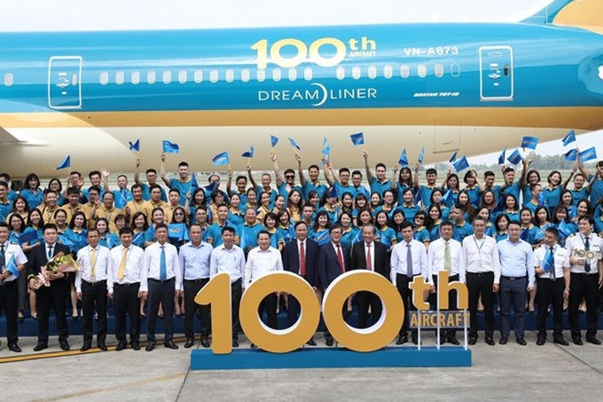 Vietnam Airlines welcomes 100th aircraft - 1 Vietnam Airlines welcomes 100th aircraft - 1
