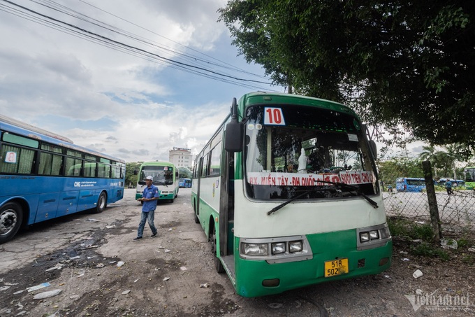 HCM City buses face severe deterioration - 1