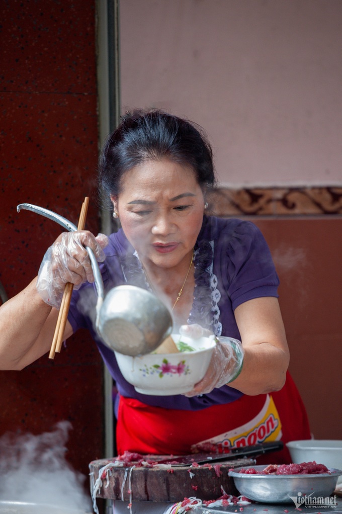 Hanoi pho restaurant see more customers following Michelin honour - 4