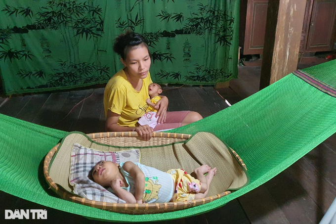 Poor couple seeks help to save ailing children - 1