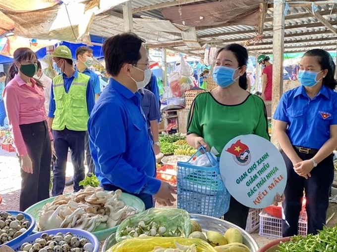 HCM City seeks to reduce plastic waste - 1 HCM City seeks to reduce plastic waste - 1