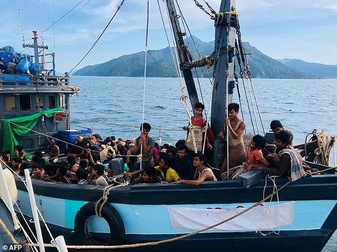 Hundreds of Rohingya come ashore in Malaysia - 1