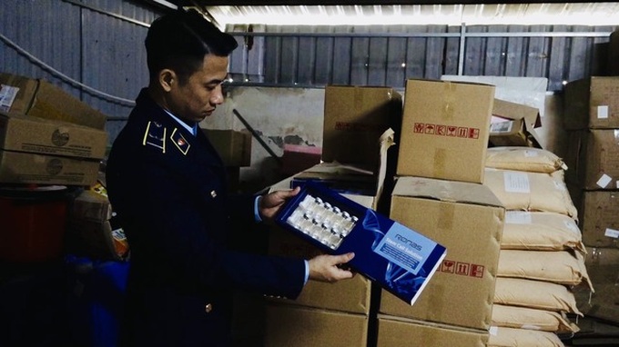 Tonnes of fake Australian, Canadian products made in Hanoi workshop - 1 Tonnes of fake Australian, Canadian products made in Hanoi workshop - 1