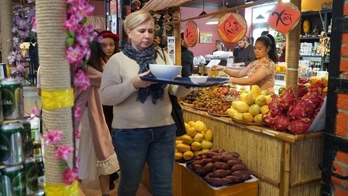 Vietnamese cuisine and culture promoted to Russian friends - 1