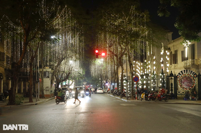 Hanoi churches prepare for Christmas - 9